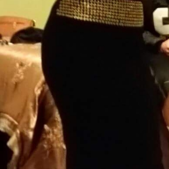 Red flower 👗 - Picture 3 of 5